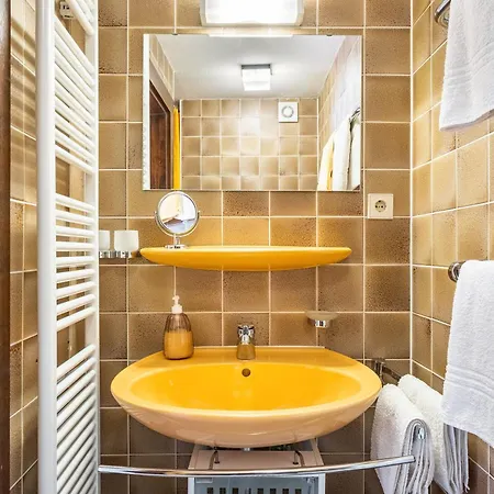 Apartment Haus Aretz *